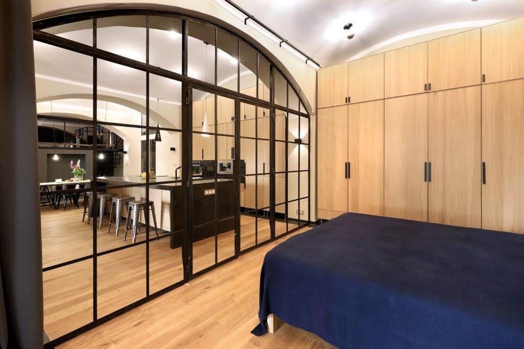Design Loft 2 Minutes To Wenceslas Square דירה פראג