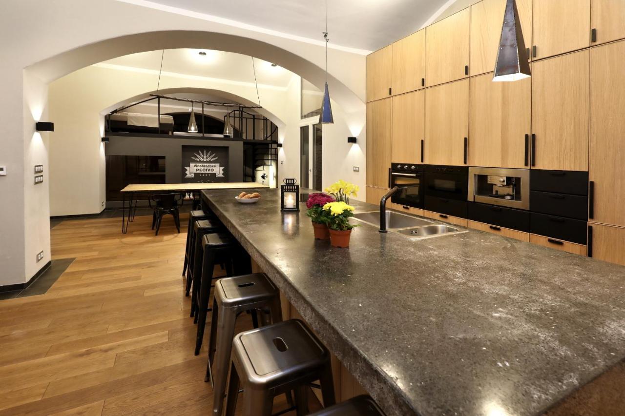 Design Loft 2 Minutes To Wenceslas Square דירה *
