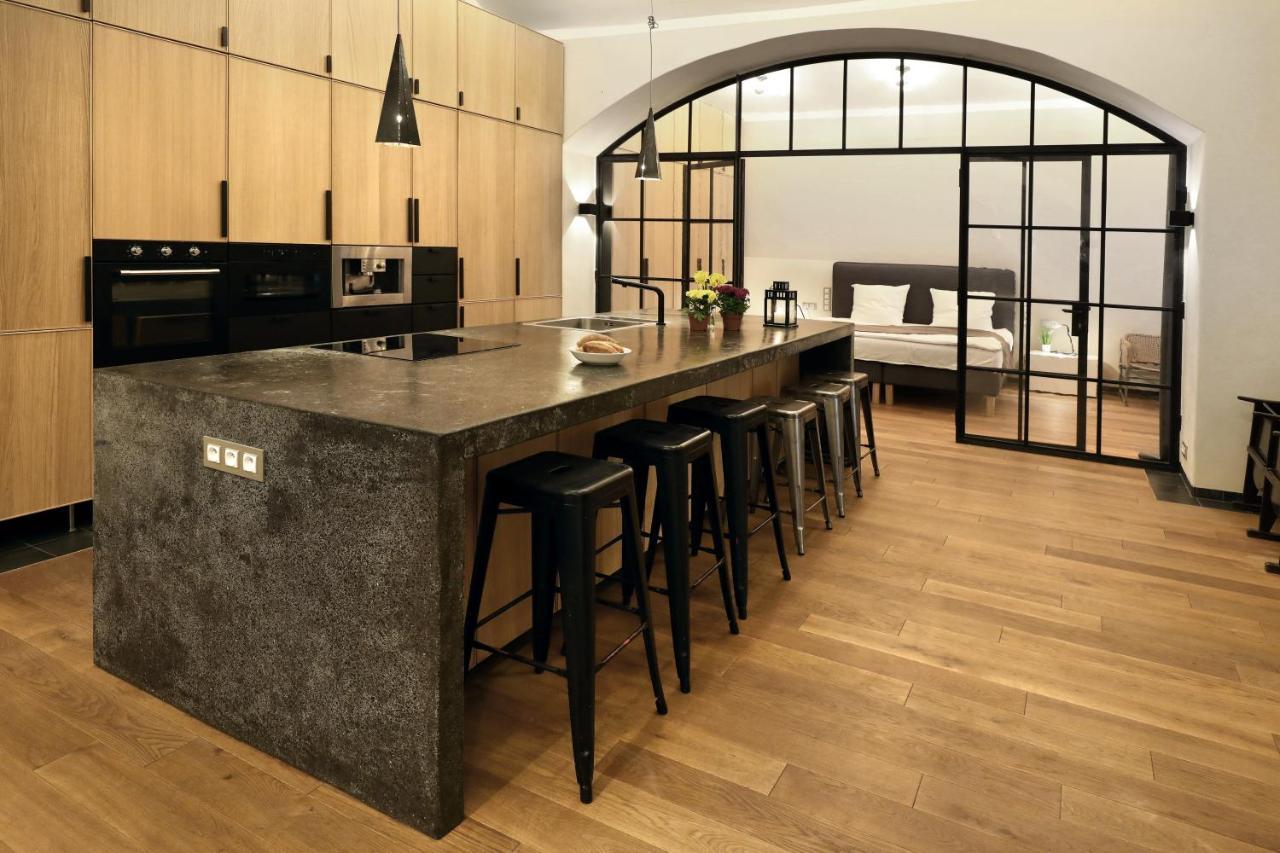 Design Loft 2 Minutes To Wenceslas Square דירה פראג
